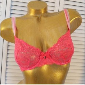 NWOT 32D VS bra !